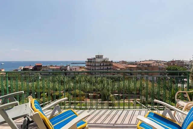 Appartamento Glass Cinquecento Giardini Naxos
